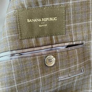 Banana Republic Sport Coat/Blazer. 42R. Never worn.